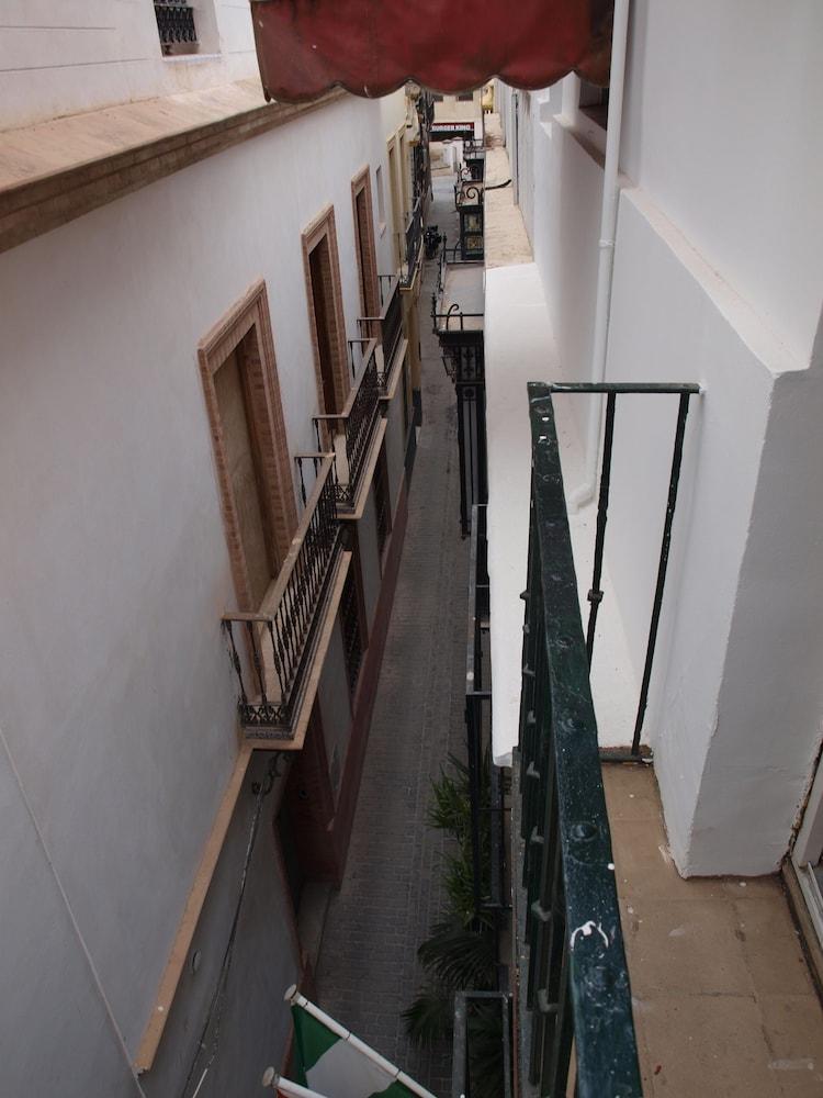 Hostal Arias Sevilla Exterior foto
